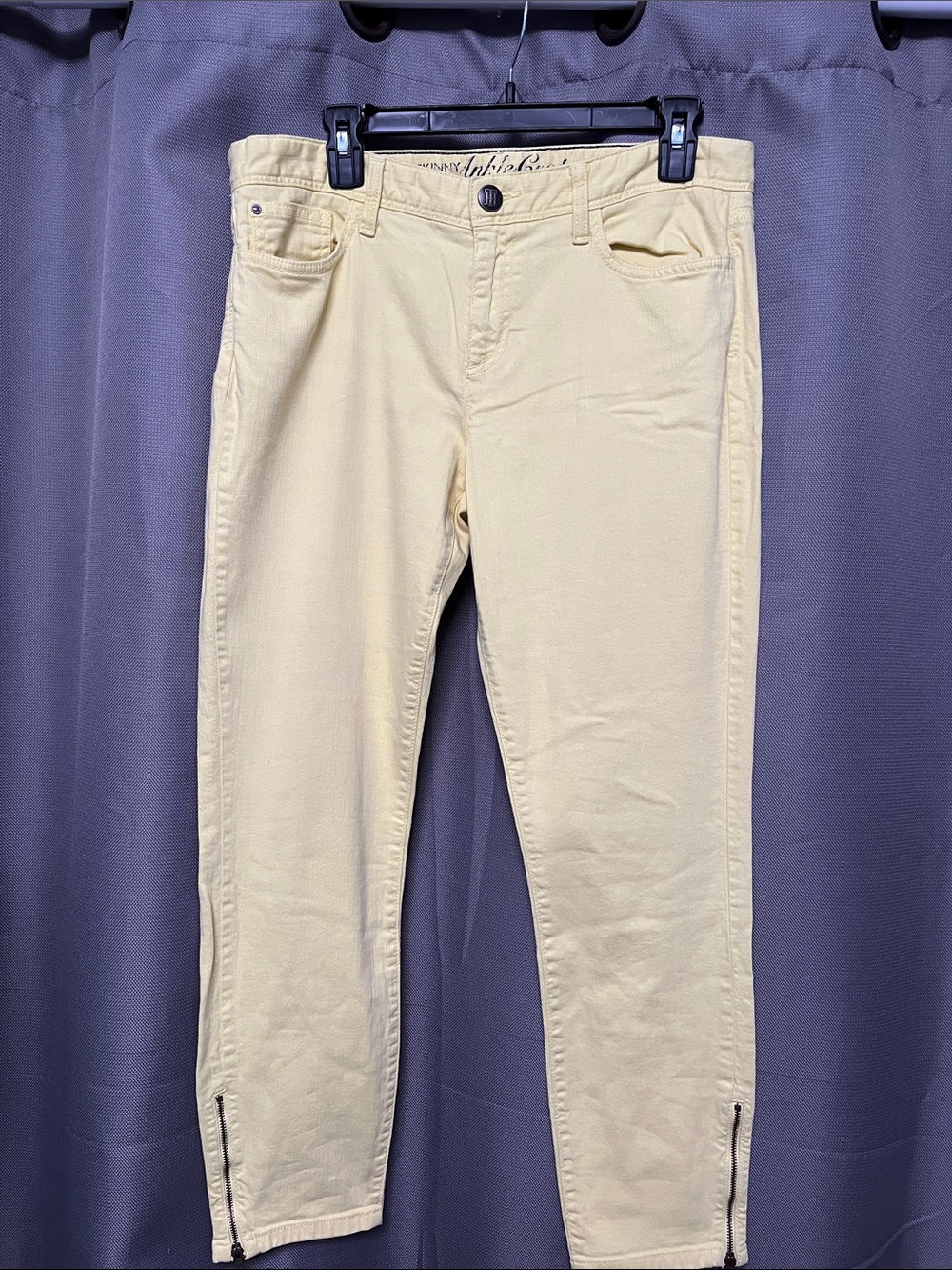 Cropped yellow Skinny Jeans with Ankle Zip
